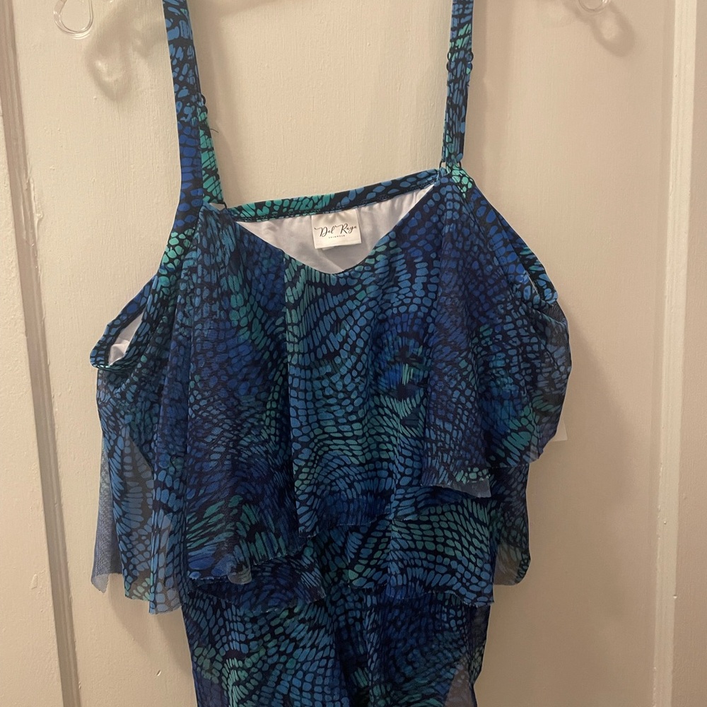 Del Raya Swim Top - Picture 2 of 14